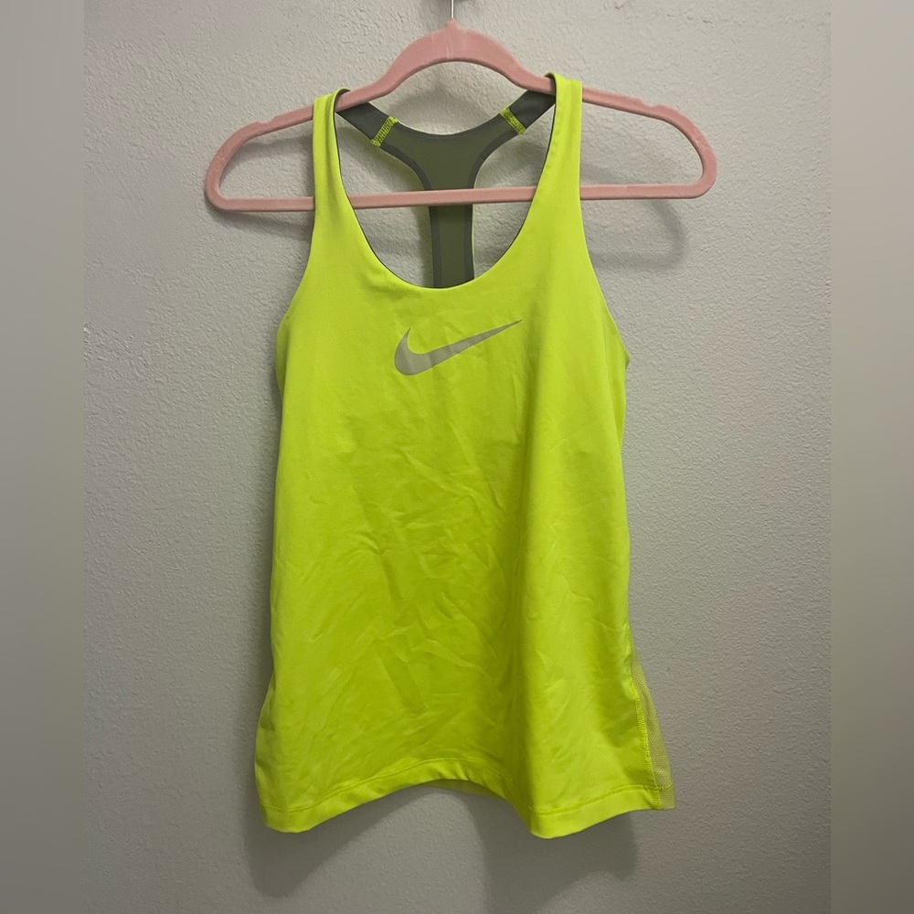 Nike top